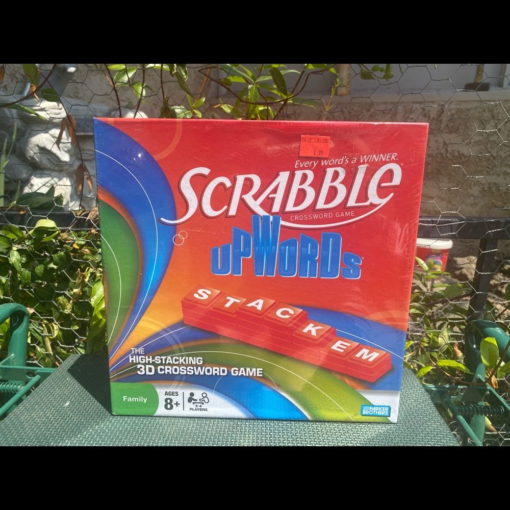 Scrabble upwards board game